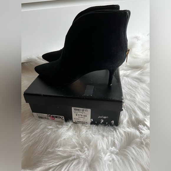 Lord & Taylor 424 Fifth Derren Black Booties Size 8 - Picture 1 of 3
